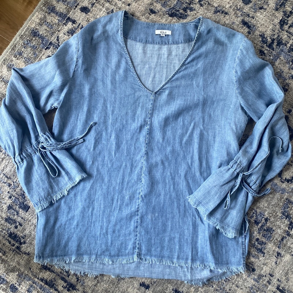 Rails Zimi Top‎ in Medium Vintage Wash  Chambray Bell Sleeves V Neck Small